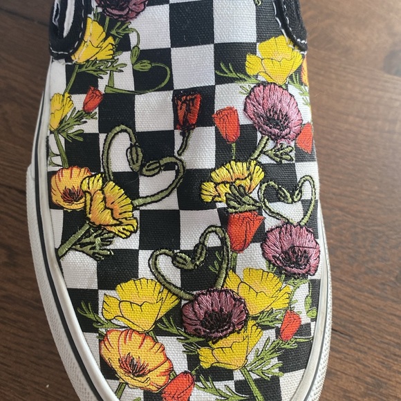 Vans - Picture 3 of 5